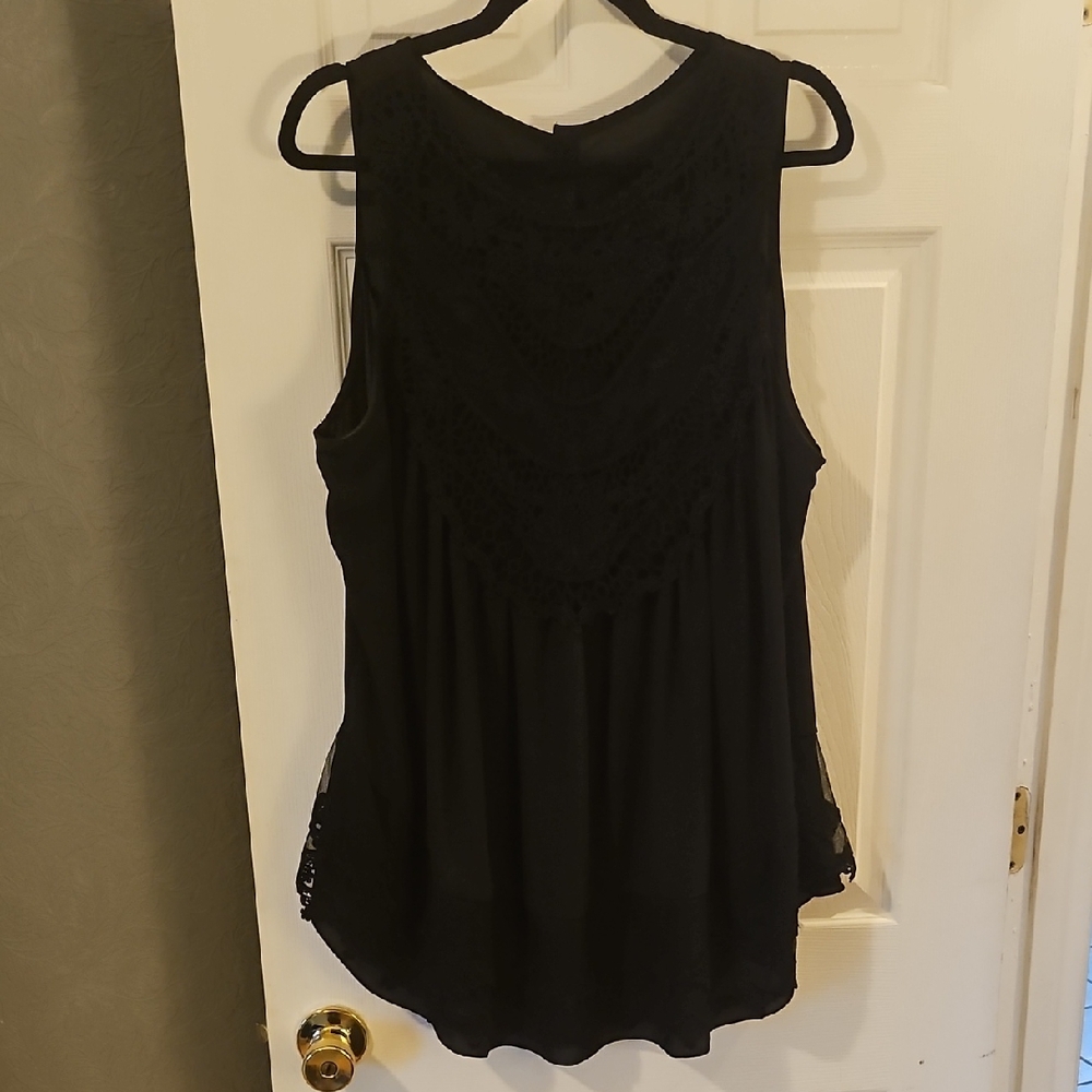Elegant Black Lace Sleeveless Top